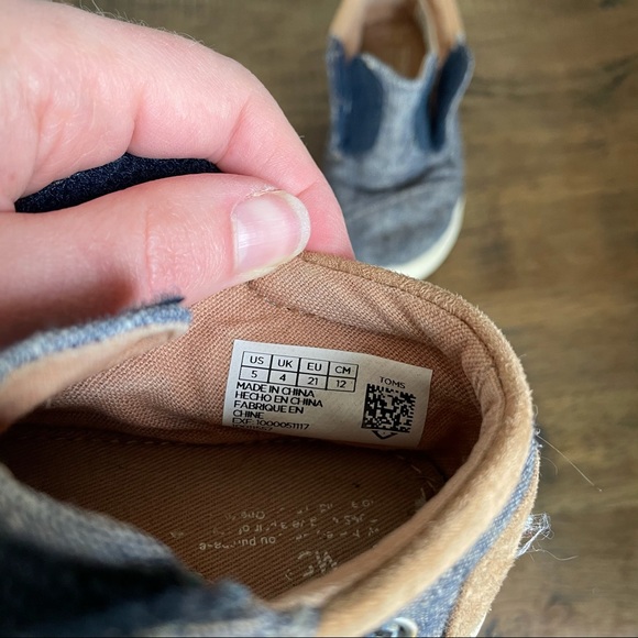 Tiny Toms Toddler Sneakers - Picture 6 of 7